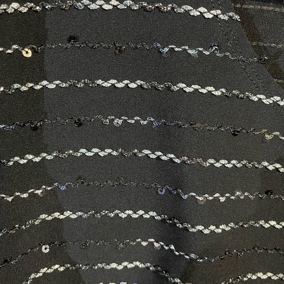 Chico’s top size medium/8 - Picture 5 of 6